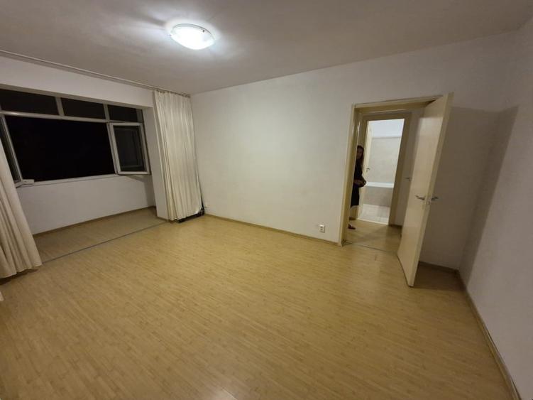 Apartament cu 2 camere semidecomandat în Gorjului