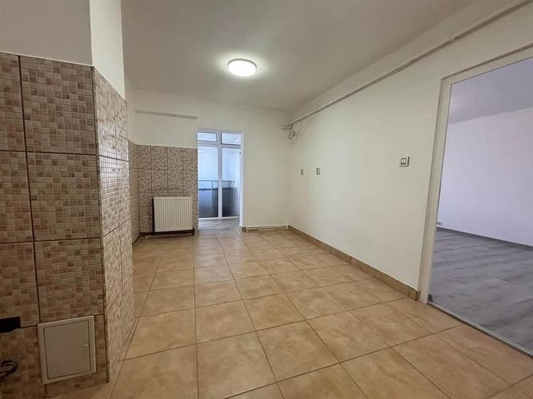 Spațiu comercial, de 98 mp, în Central