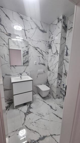 PERSOANĂ FIZICĂ VÂND APARTAMENT 2 CAMERE - 1