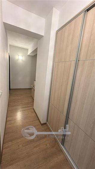 Apartament cu 2 camere semidecomandat, mobilat în Central