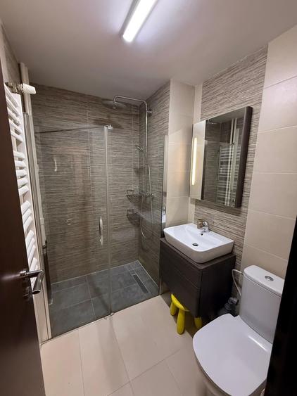 Apartament cu 4 camere decomandat în Crângași