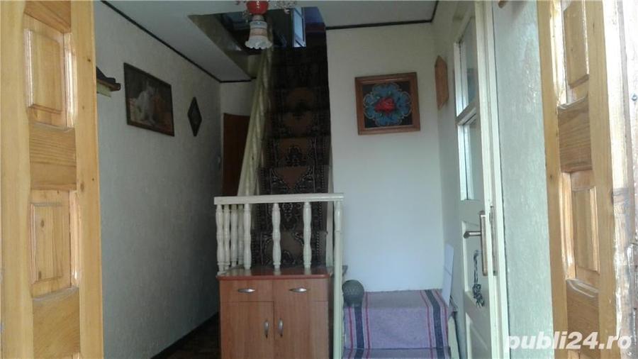 Casă cu 6 camere cu Teren 250 Mp în Capu Câmpului