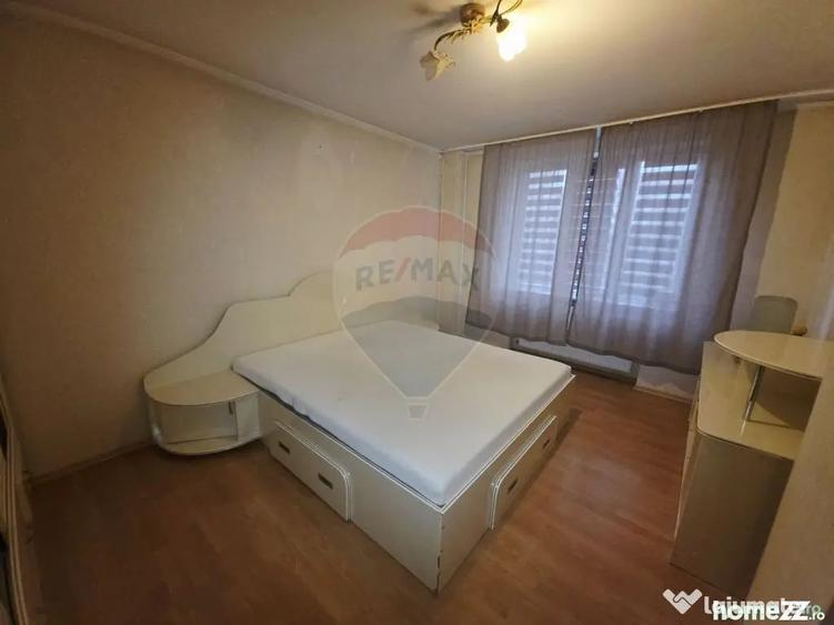Apartament cu 4 camere decomandat în Calea Romanului
