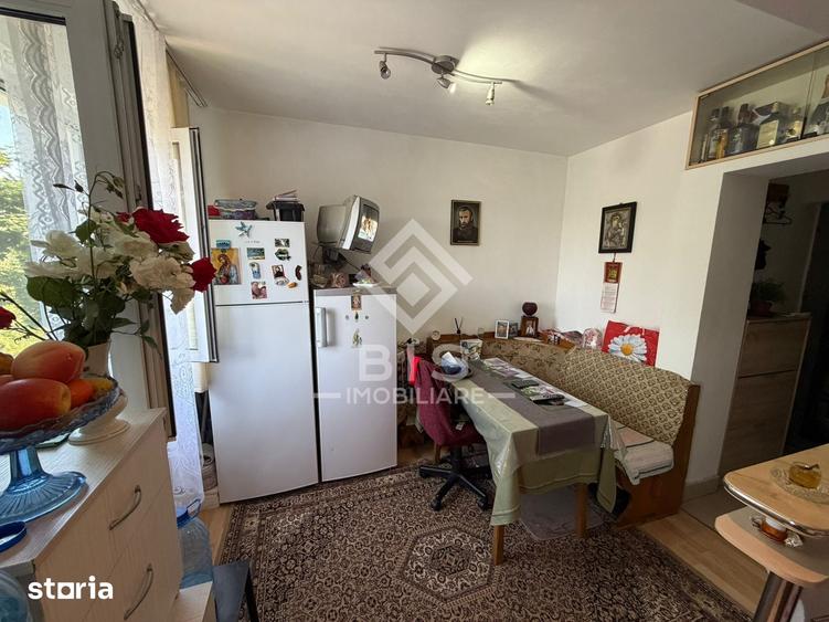 Apartament de vanzare 3 camere - zona Decebal - 9