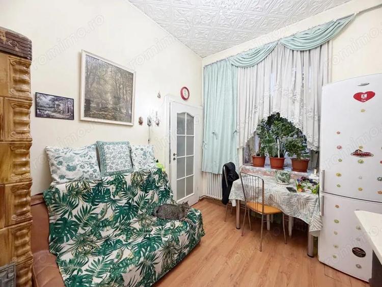 Apartament cu 4 camere semidecomandat în Central