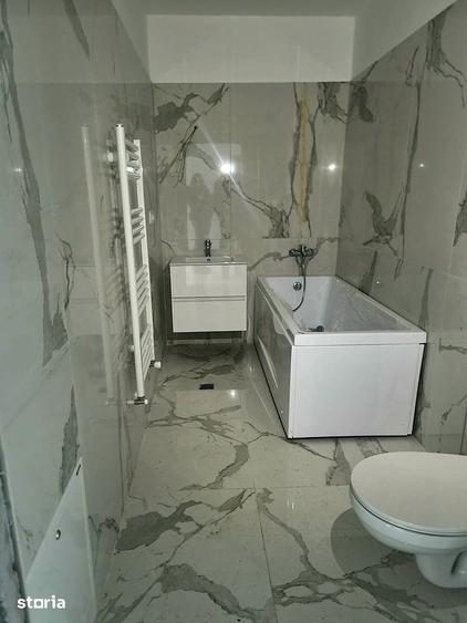 Apartament cu 3 camere decomandat în Galata