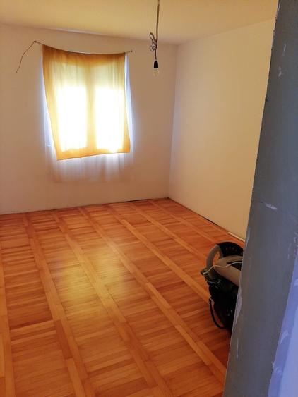 Casă cu 3 camere în Scurtești