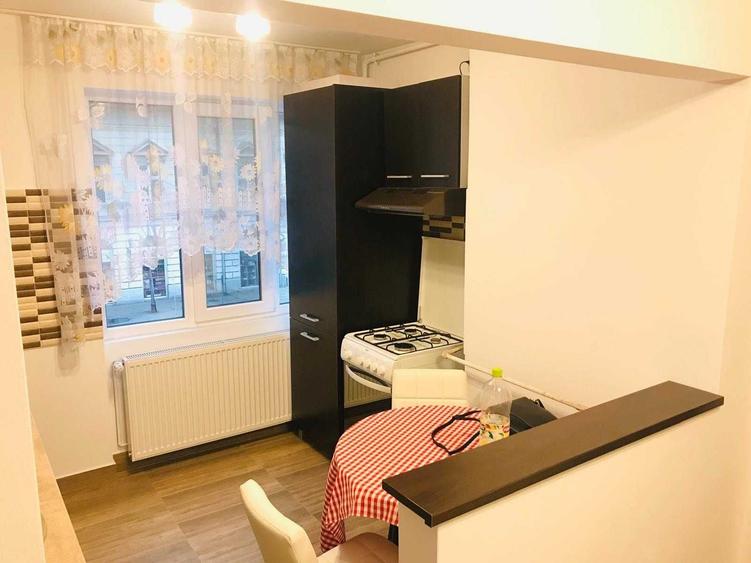 Apartament cu 2 camere decomandat în Exterior Vest