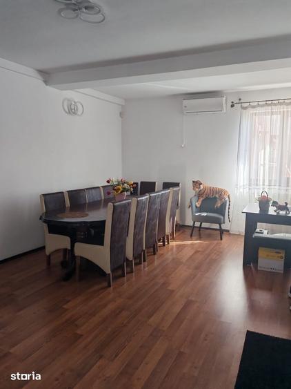 Casă cu 4 camere cu Teren 333 Mp în Central