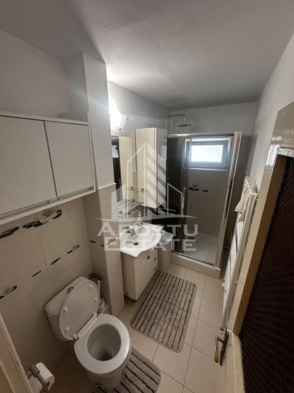 Apartament cu 3 camere decomandat, mobilat în Girocului