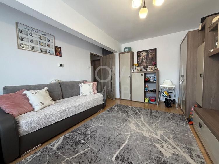 Apartament cu 2 camere decomandat, mobilat în Ștrand