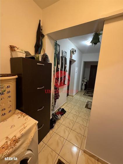 Apartament cu 2 camere decomandat în CET