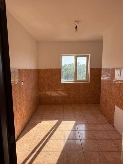 Apartament cu 3 camere decomandat în Balotești