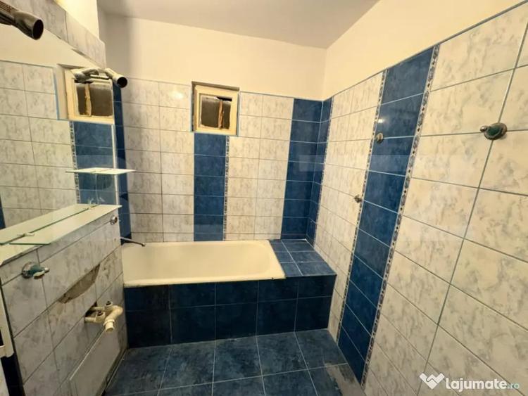 Apartament cu 4 camere decomandat în Valea Rosie