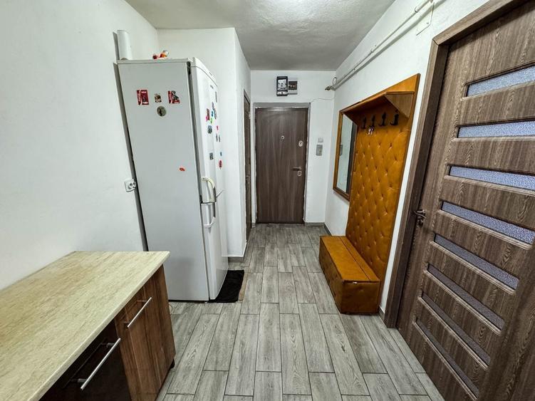 Apartament cu 2 camere decomandat în Ostroveni