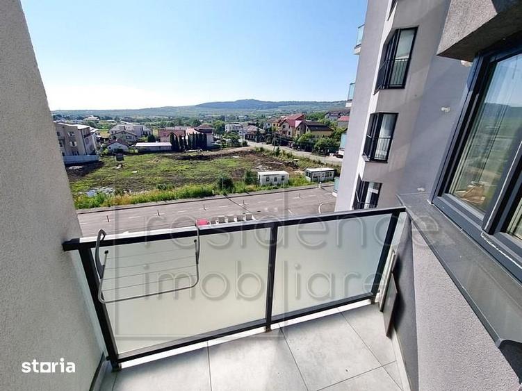 Apartament cu 3 camere semidecomandat, mobilat în Bună Ziua