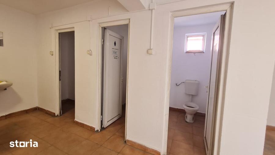 Spațiu comercial, de 500 mp, în Vest