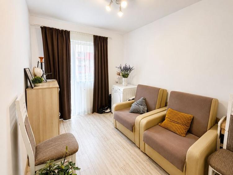 Apartament cu 3 camere decomandat în Lotrioara