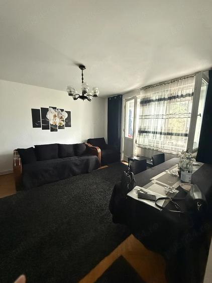 Apartament cu 3 camere decomandat în Tudor