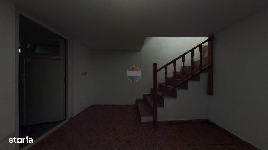 Apartament cu 3 camere în Florilor