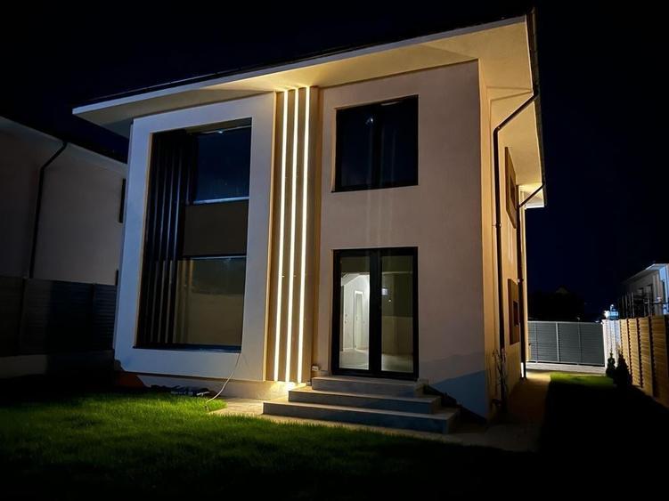 Casă cu 5 camere cu Teren 350 Mp în Tunari