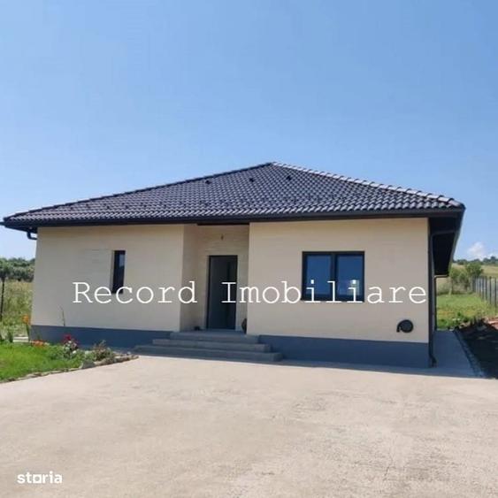 Casă cu 4 camere în Chinteni
