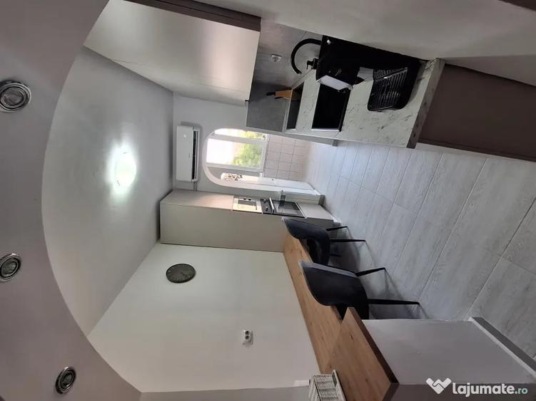 Apartament cu 3 camere decomandat în Rogerius