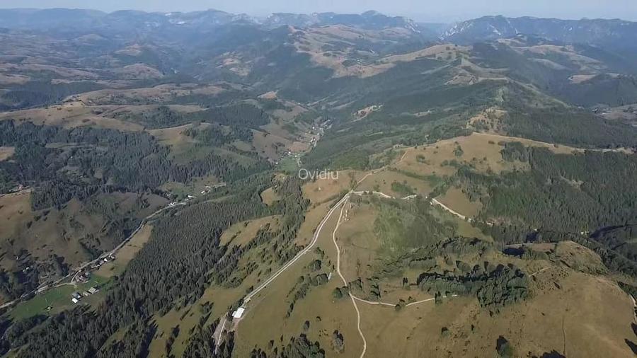Vanzare teren la munte