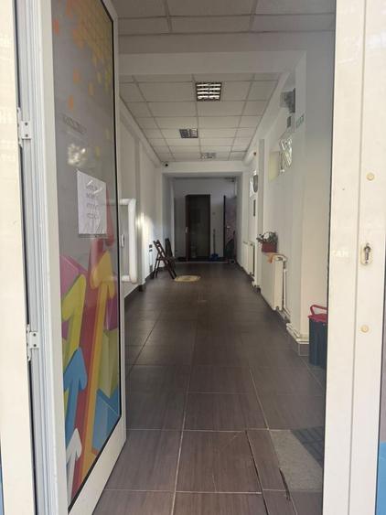 Spațiu comercial, de 25 mp, în Baba Novac