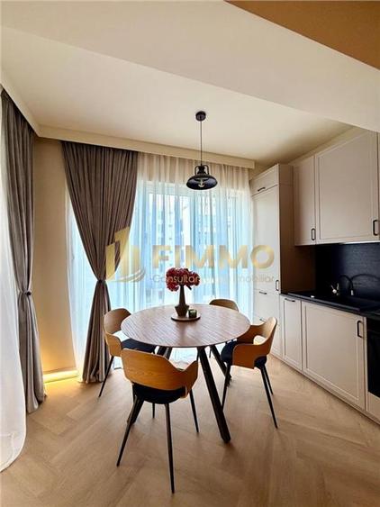 Apartament cu 3 camere semidecomandat în Est