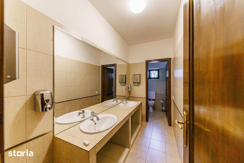 Spațiu comercial, de 600 mp, în Zăvoi