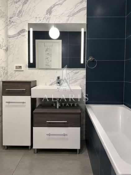 Apartament cu 3 camere semidecomandat, mobilat în Torontalului