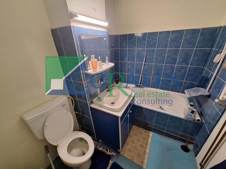 Apartament cu 3 camere decomandat în Lipovei