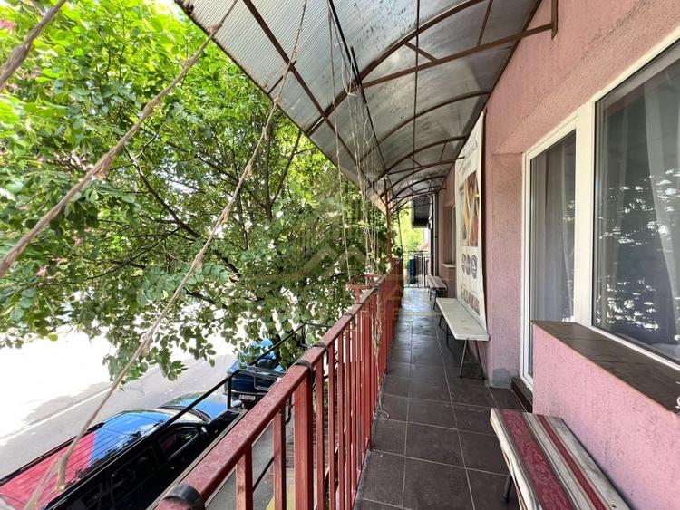 Casă individuală cu 8 camere cu Canalizare în Gheorgheni