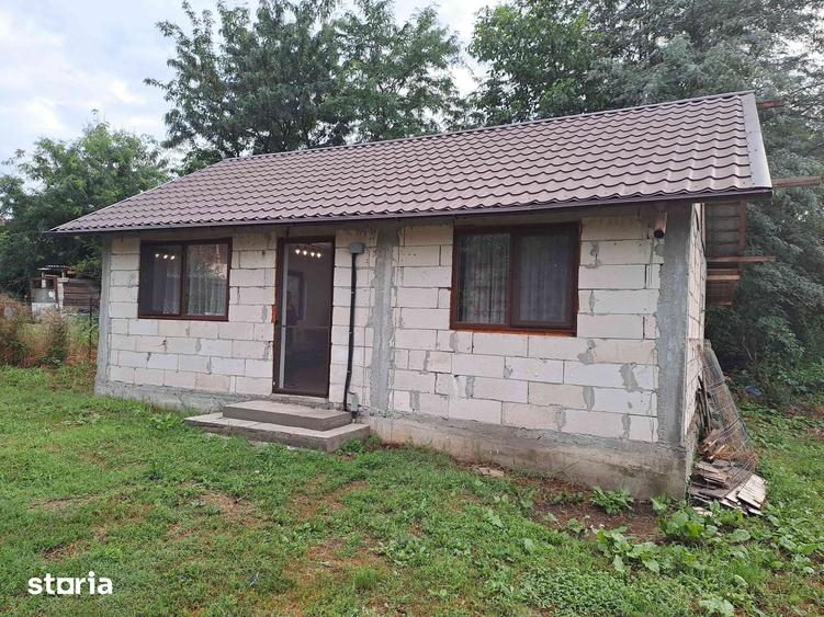 Casă cu 2 camere cu Teren 450 Mp în Niculești