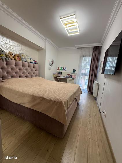 Apartament cu 4 camere în Drumul Taberei