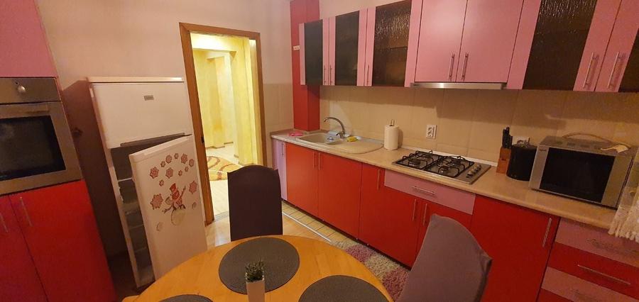 Apartament cu 3 camere decomandat în Paltin