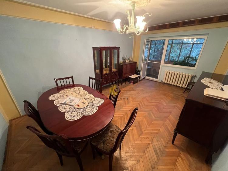 Apartament cu 3 camere, mobilat în Central