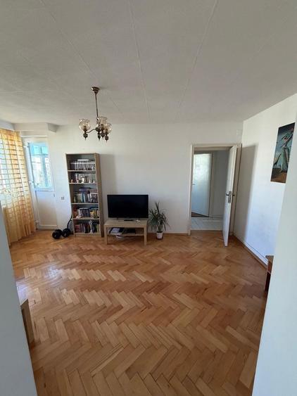 Apartament cu 3 camere semidecomandat, mobilat în Cotroceni