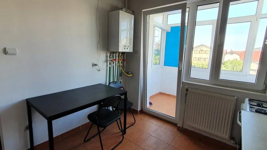 Apartament cu 2 camere decomandat, mobilat în Berceni