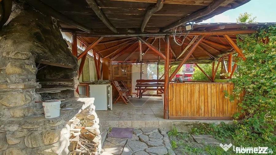 Casă cu 5 camere cu Teren 789 Mp în Central