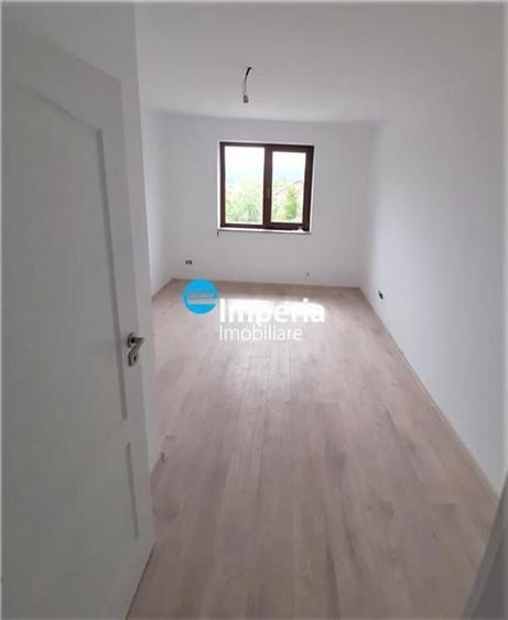 Duplex cu 5 camere cu Canalizare în Lunca Cetățuii