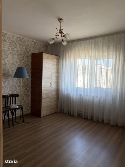 Apartament cu 3 camere decomandat în Giurgiului