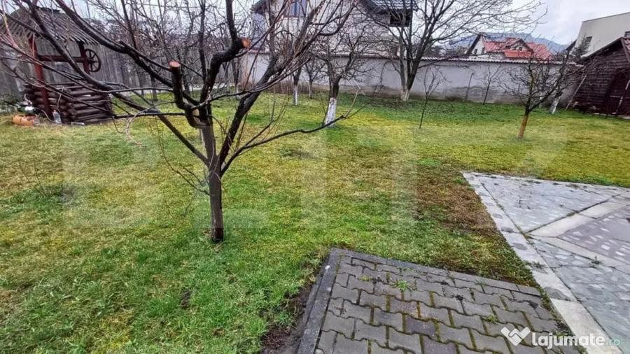 Casă cu 5 camere cu Teren 1200 Mp în Centura