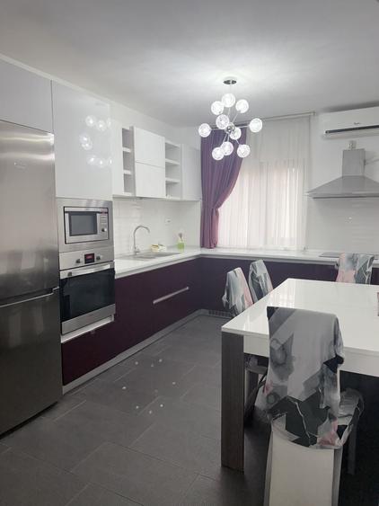 Apartament cu 3 camere decomandat în Ultracentral