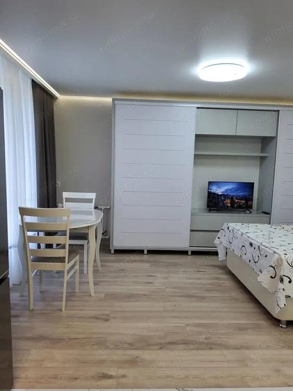 Garsonieră decomandată în Central