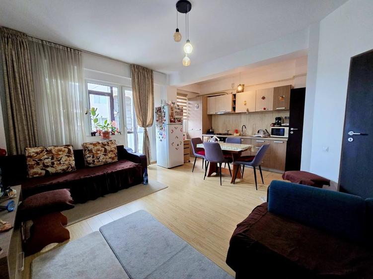 Apartament cu 3 camere decomandat în Dobroești