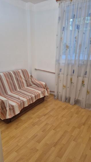 Apartament cu 4 camere decomandat în Exterior Vest