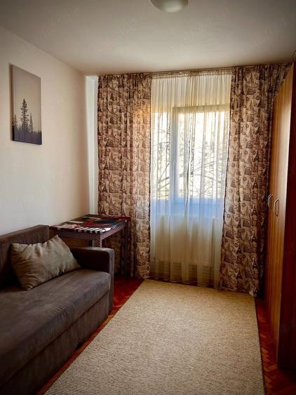 Apartament cu 3 camere semidecomandat în Circumvalațiunii