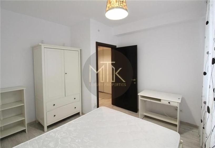 Apartament cu 3 camere semidecomandat, mobilat în Iancu Nicolae